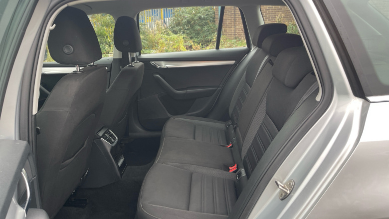 Skoda Octavia 1.6 TDI SE Technology 5dr Diesel Estate